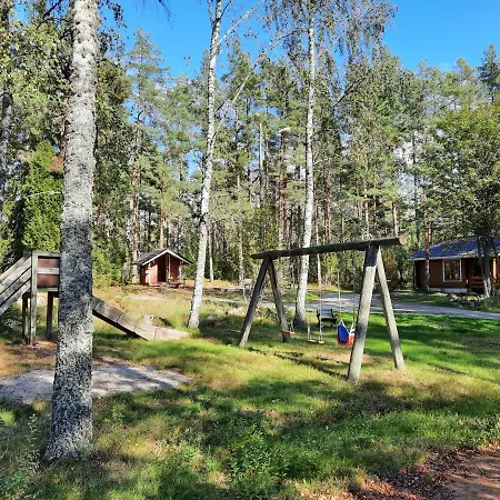 Pinetree Cozy Log Chalet Kalanti