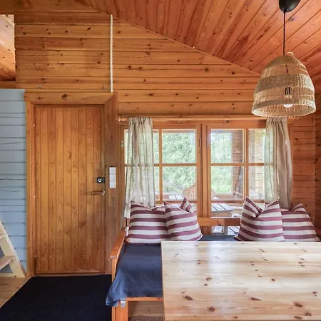 Pinetree Cozy Log Chalet *